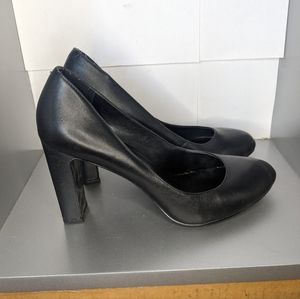Banana Republic heels size 8